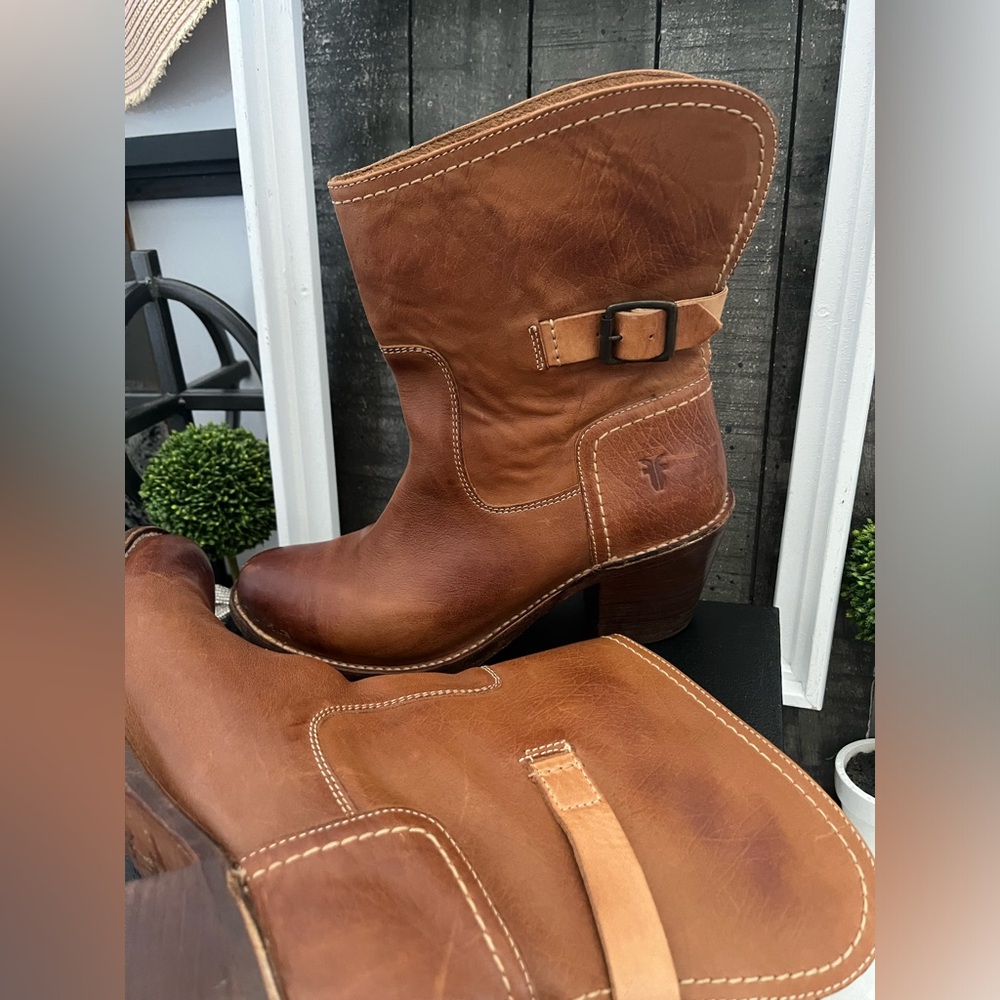 FRYE 77841 4003 D07 Leather Short Brown Carmel Cowboy Boots W 8.5